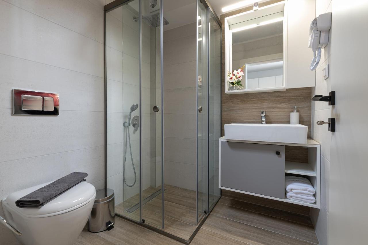 Sky Luxury Suites Sarti Luaran gambar