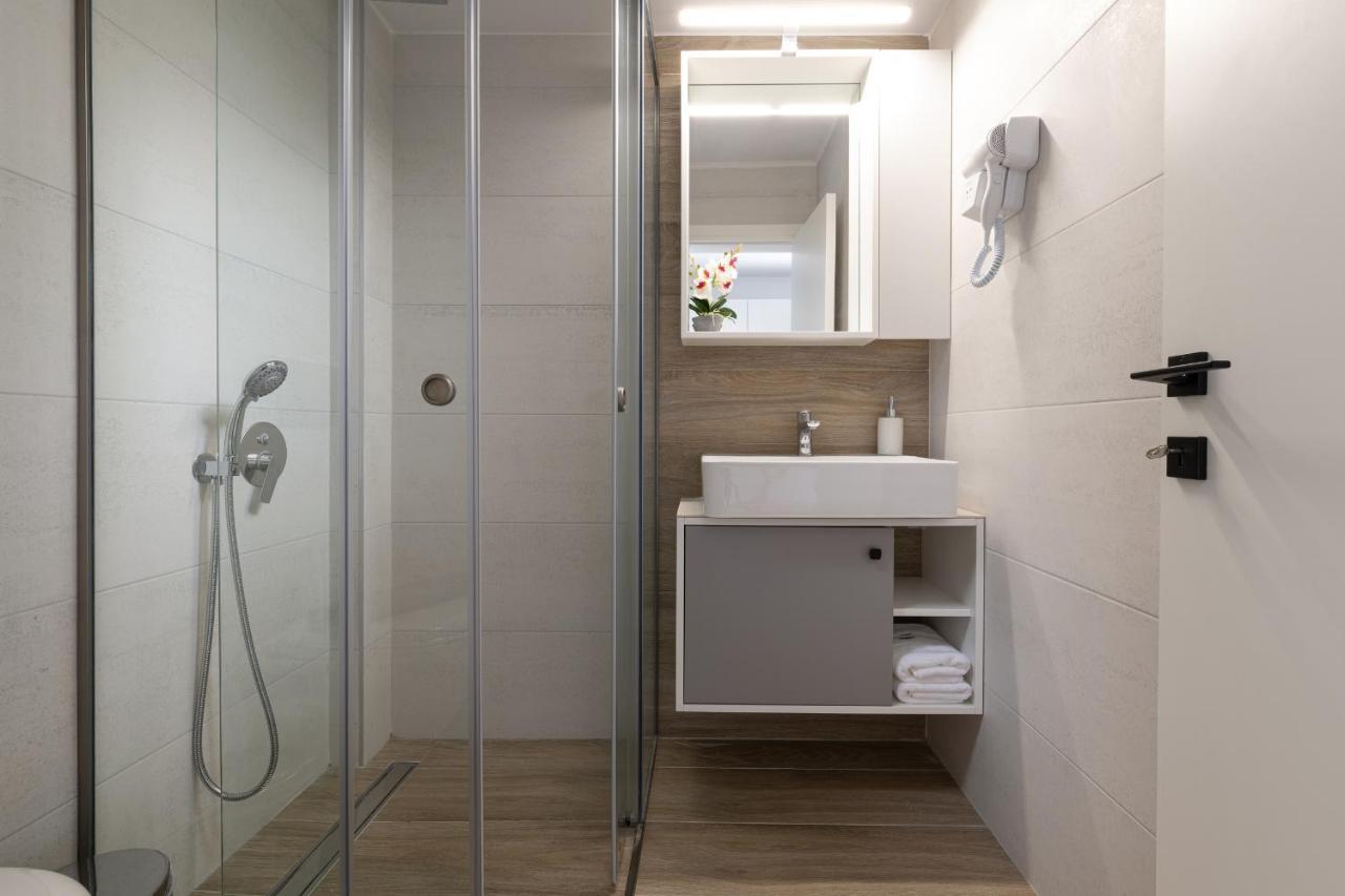 Sky Luxury Suites Sarti Luaran gambar